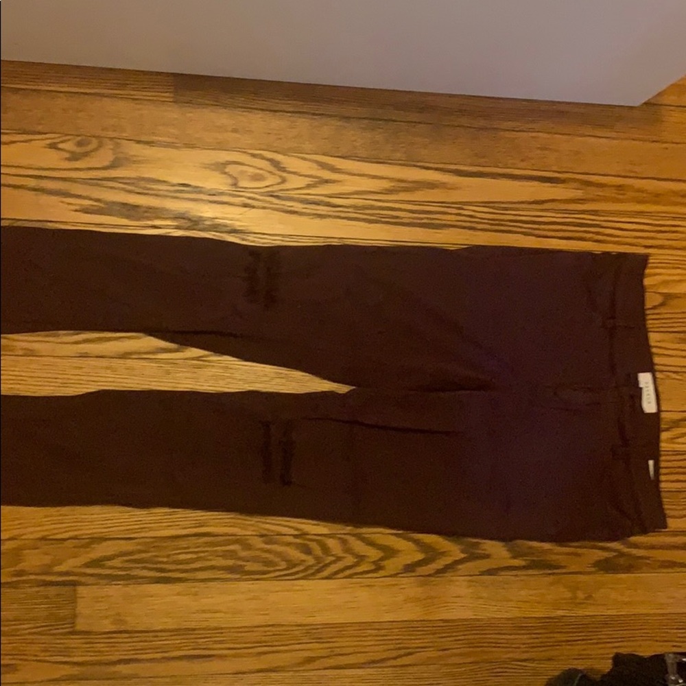 New pacsun maroon jeans with rips in knees